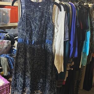 Elegant Navy Floral Lace Dress Mixt by Hedi Weisel 4p